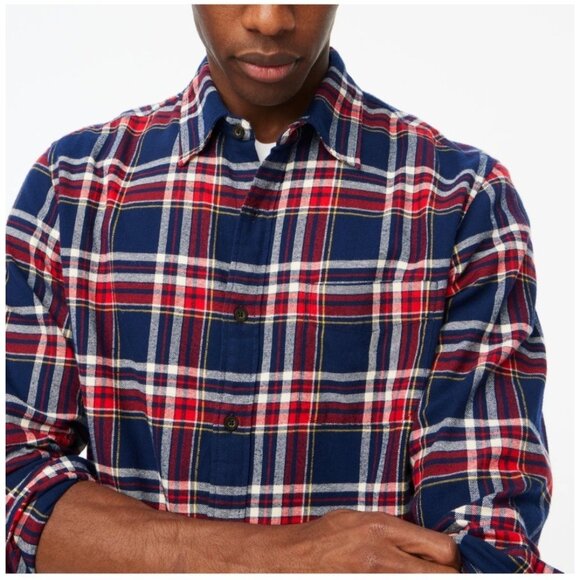 J.Crew Top Men’s Size Medium Navy / Red Classic Plaid Flannel Shirt Long Sleeve - Picture 4 of 12